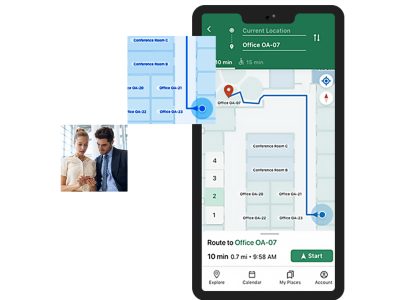 Téléphone portable affichant une carte d’installation intérieure avec un itinéraire en bleu et des bureaux désignés par du texte ou des numéros 