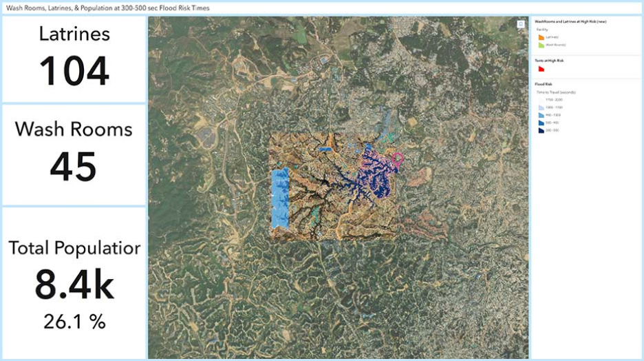 빨간색, 파란색, 주황색, 초록색, 보라색으로 화장실, 세면장, 인구, 홍수 위험성을 보여주는 Kutupalong 난민 캠프의 맵