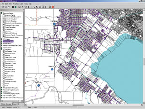 MapObjects-based data browser EVMWD GIS Explorer screen shot; click to see enlargement