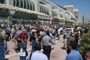 photo of crowd outside SDCC