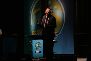 photo of Jack Dangermond speaking